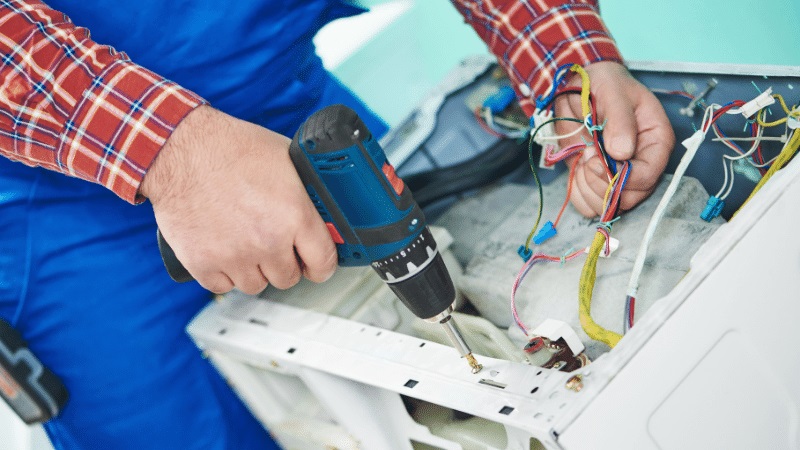 Ferizli Mitsubishi Mitsubishi çamaşır makinesi kart tamiri – Su almama arızası orijinal parça ile giderildi. - Teknik servis örneği